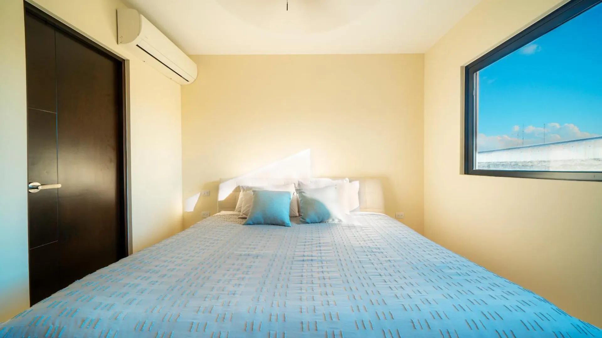 Veranda 213 - 1 Bedroom Rental At Veranto Condos - Pool & Fitness Center Playa del Carmen 0*,  Mexico