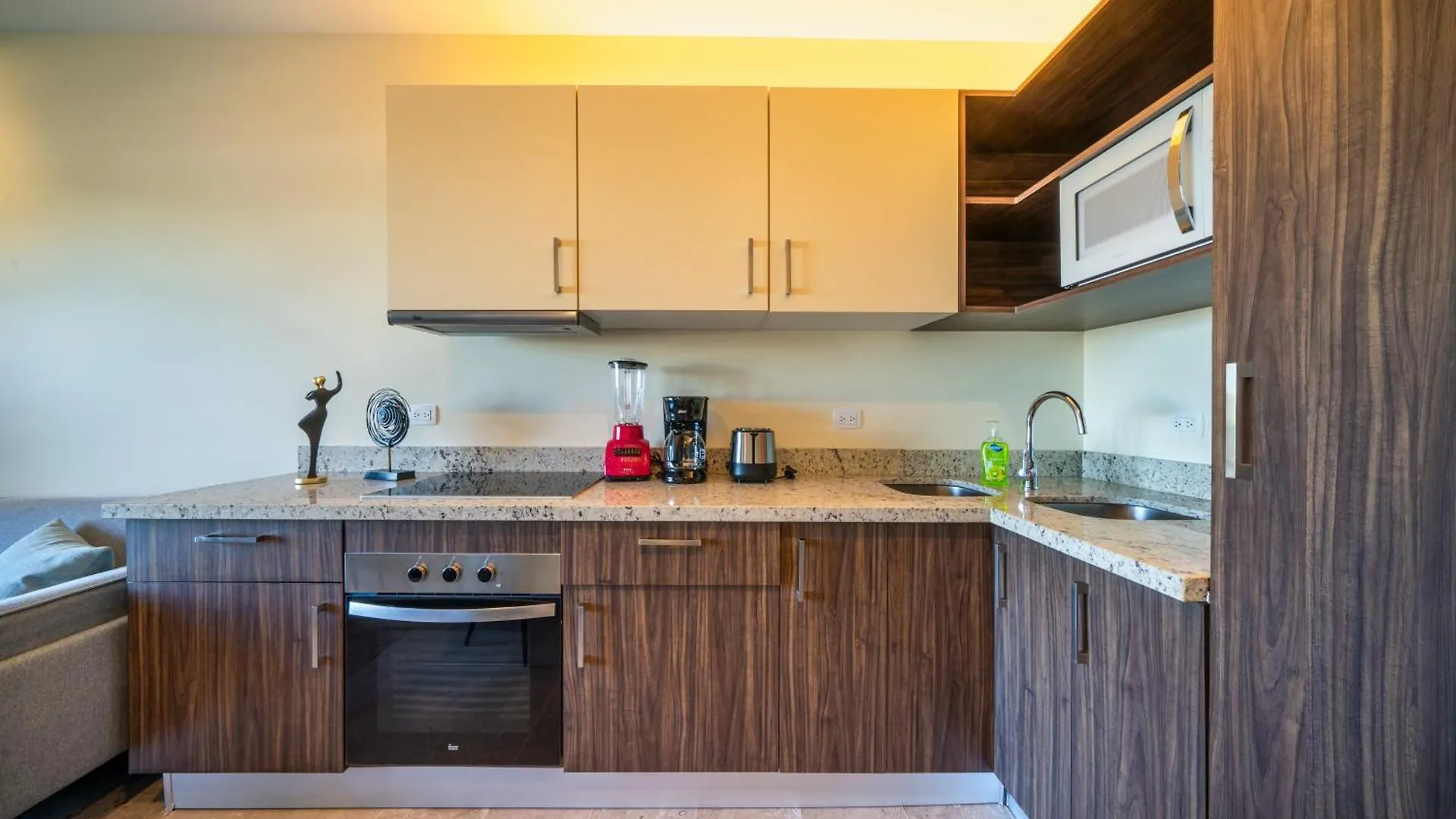 Veranda 213 - 1 Bedroom Rental At Veranto Condos - Pool & Fitness Center Playa del Carmen Apartment