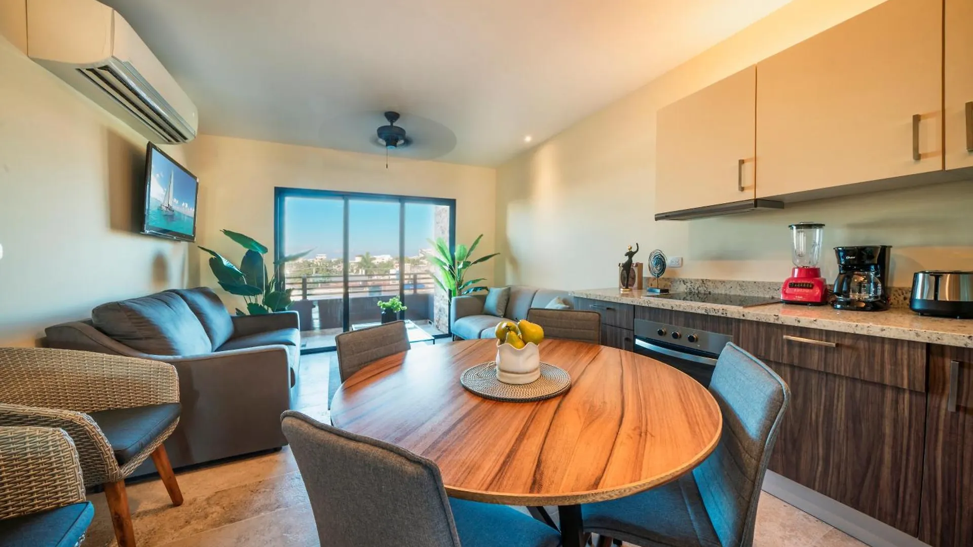 Veranda 213 - 1 Bedroom Rental At Veranto Condos - Pool & Fitness Center Playa del Carmen