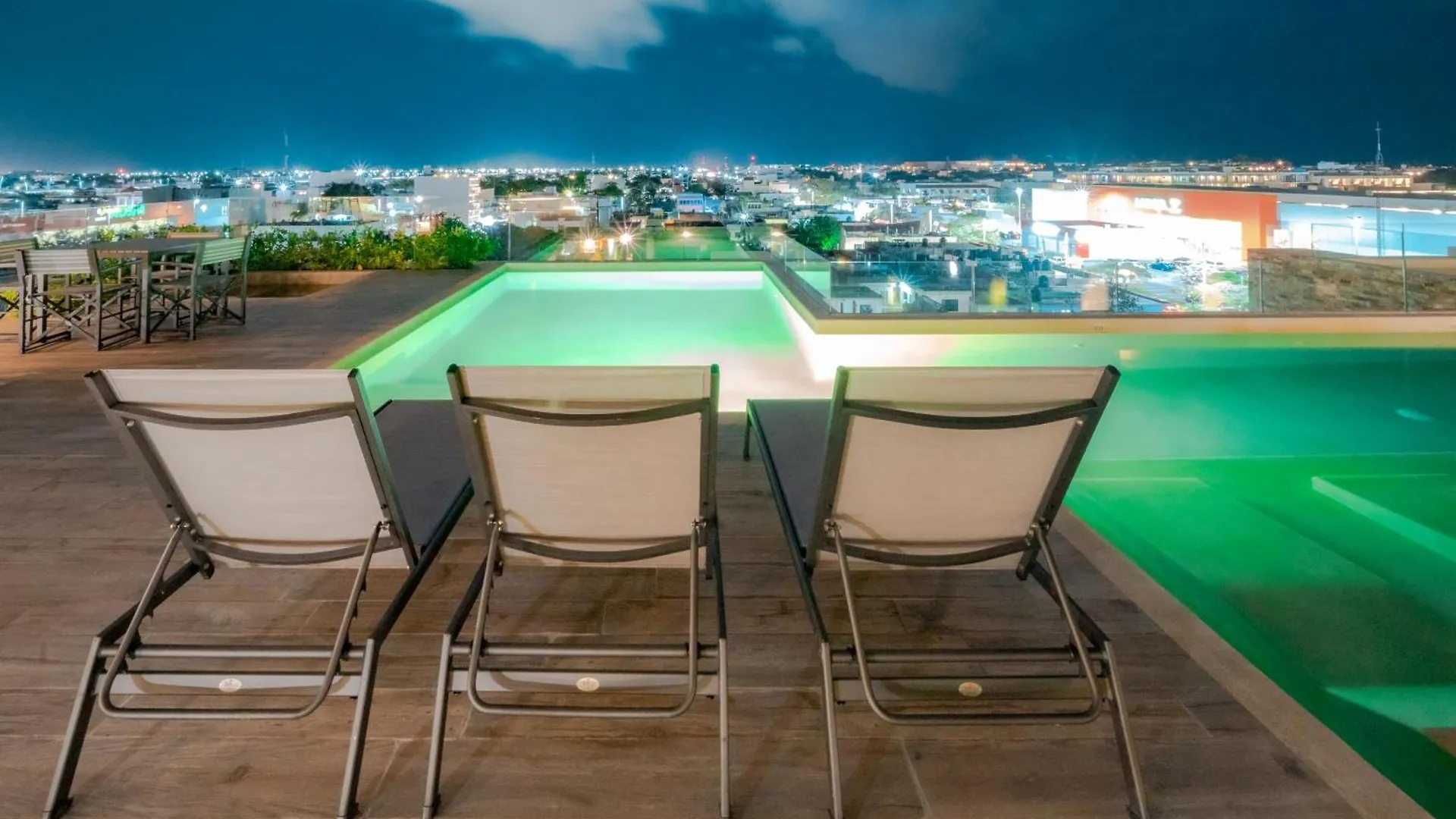 Apartment Veranda 213 - 1 Bedroom Rental At Veranto Condos - Pool & Fitness Center Playa del Carmen