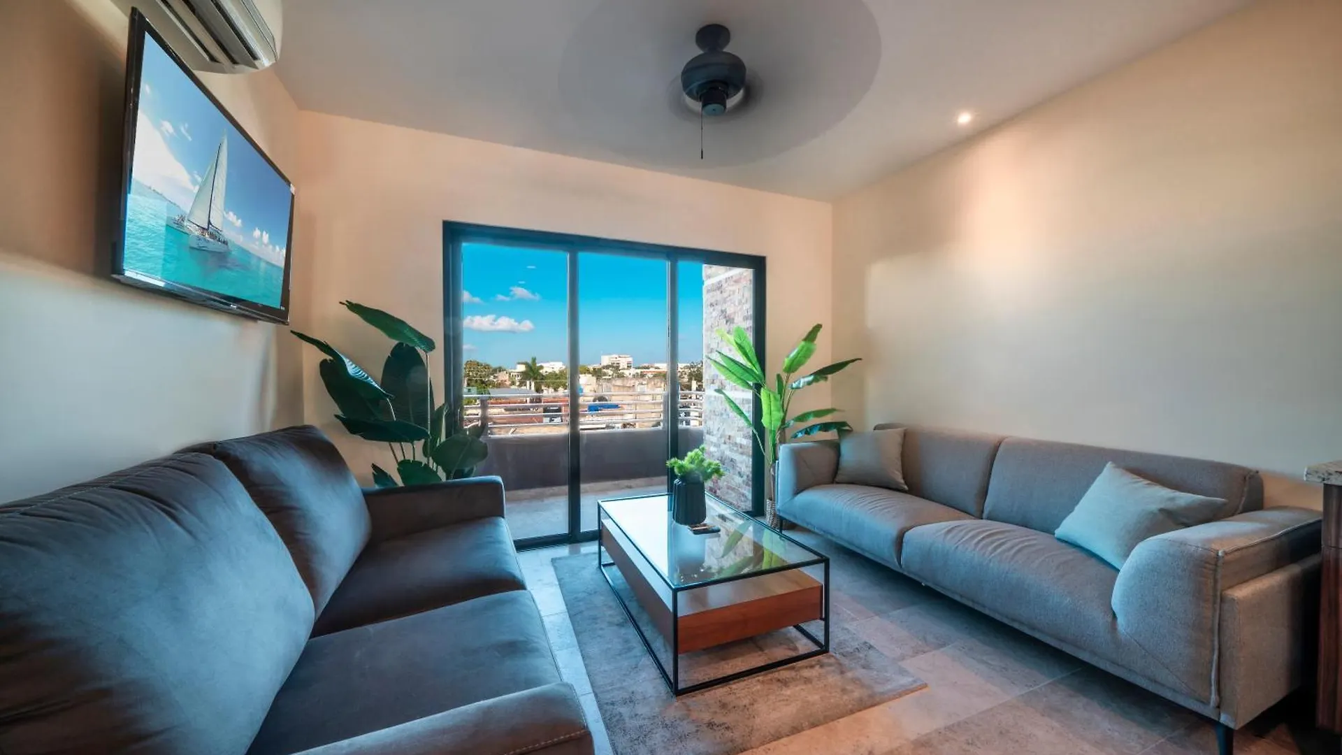 Veranda 213 - 1 Bedroom Rental At Veranto Condos - Pool & Fitness Center Playa del Carmen Mexico